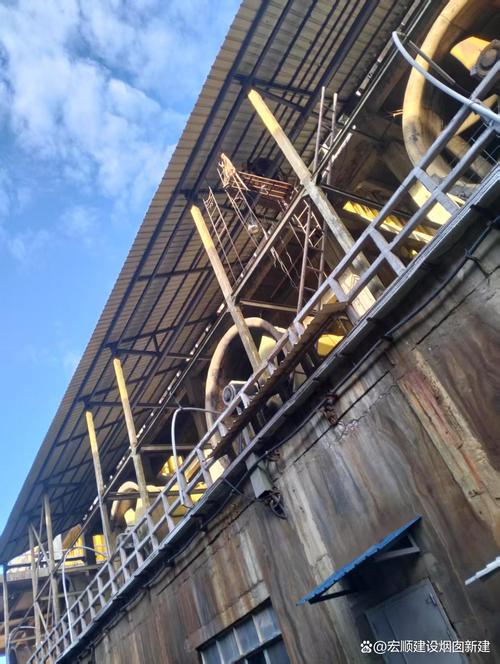 《钢结构工程施工质量验收标准》《建筑防腐蚀工程施工质量验收标准》